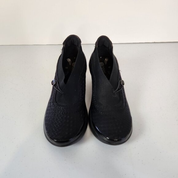 BZees Black Energy Ankle Shoes Heel Boot Size 7 Womens New Comfort Shoe Wedge - Picture 3 of 10
